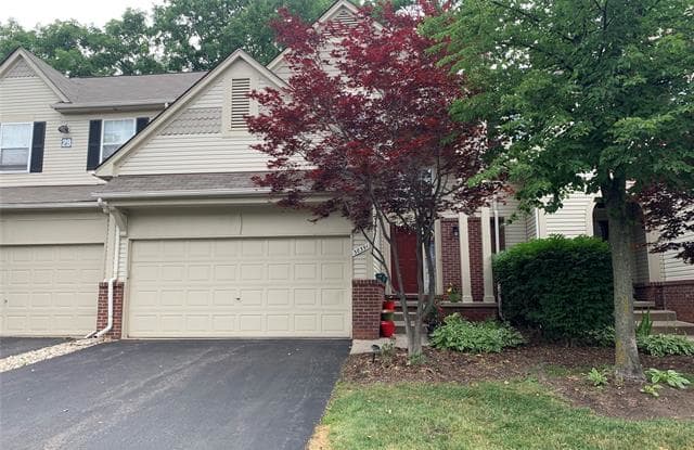 38391 CHURCHILL Lane - 38391 Churchill Lane, Farmington Hills, MI 48331