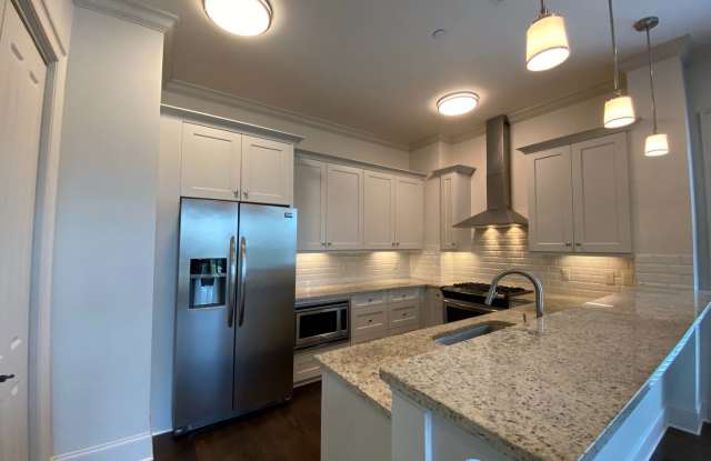 Beautiful 2 Bedroom Condo With Courtyard View – Ready for Move-In Early December! photos photos