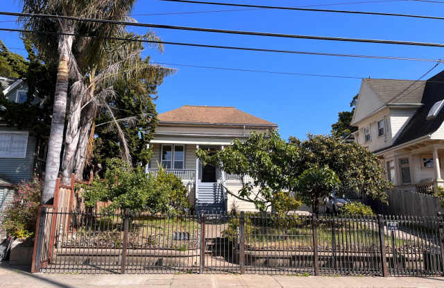 Fully Renovated 3BR+Bonus Room/2BA Single Family Home for Rent in Ivy Hills Gallery 4
