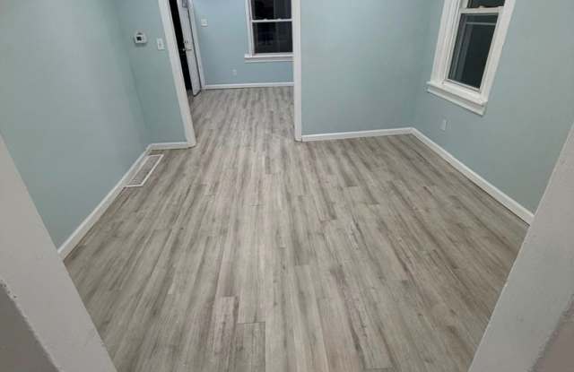 Spacious 3-Bedroom Home with Updated Kitchen & Large Backyard Gallery 4
