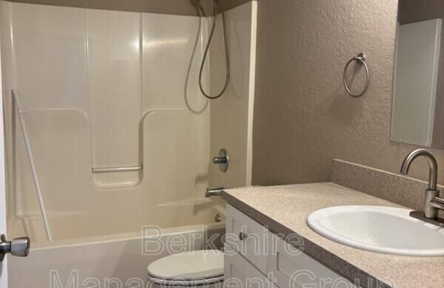 2405 Avenue C SW Gallery 3