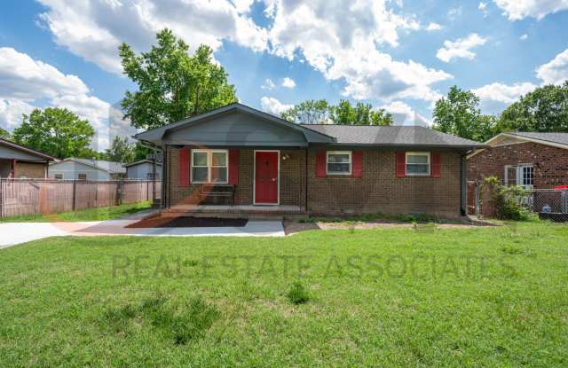 3BR, 1.5BA Durham Gem with Fenced Front & Back Yard! Gallery 3