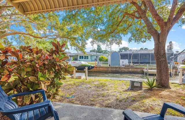 439 Paula Dr S photos photos