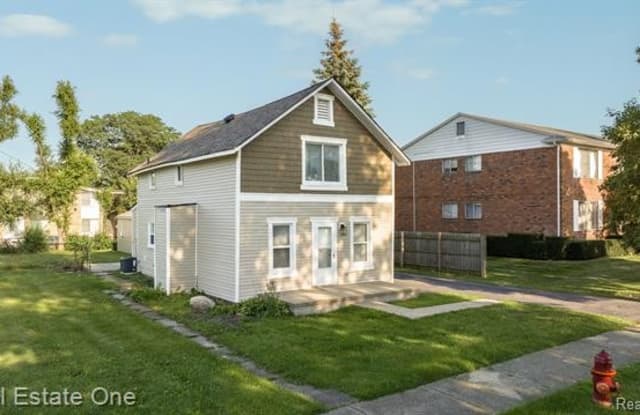 3420 FAIRMONT Road - 3420 Fairmont Road, Royal Oak, MI 48073