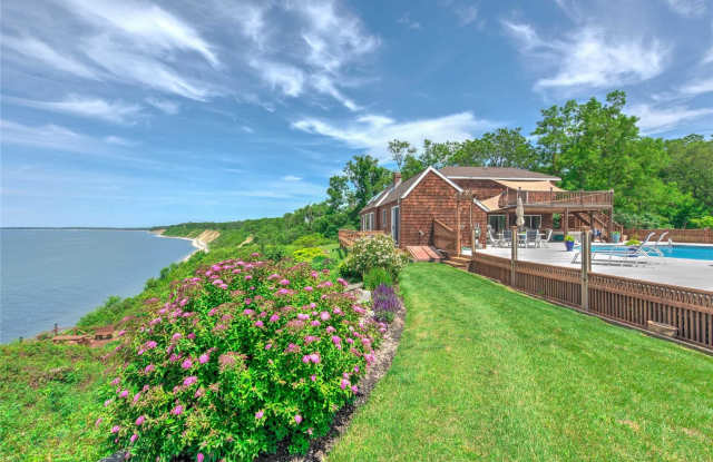 2430 Dignans Rd - 2430 Dignans Road, Cutchogue, NY 11935