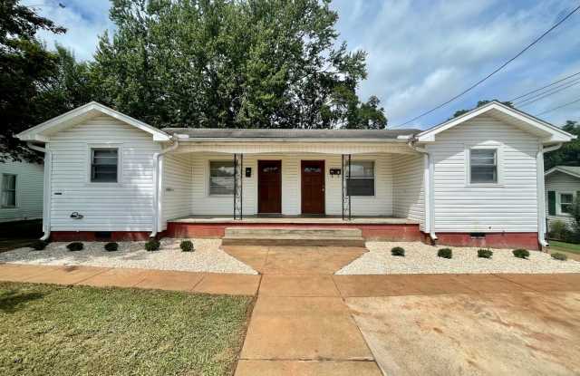 Duplex Downtown Athens! Walk to shopping and entertainment! photos photos