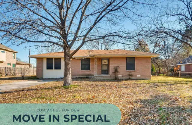 Traditional Charm with a Park-like Yard! - 404 South Coppell Road, Coppell, TX 75019