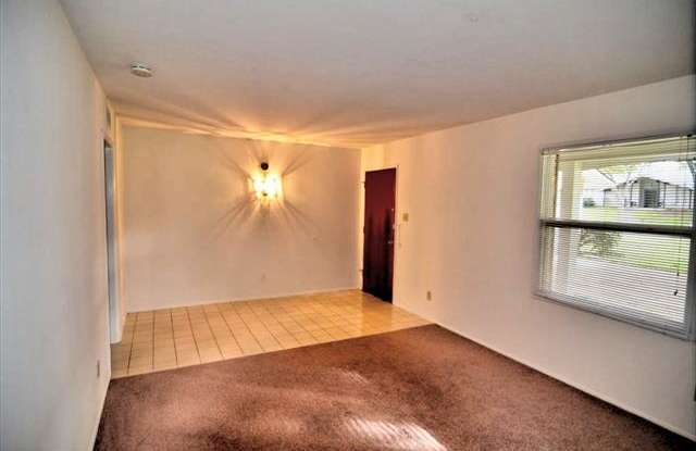 12215 Hightower Place Gallery 4