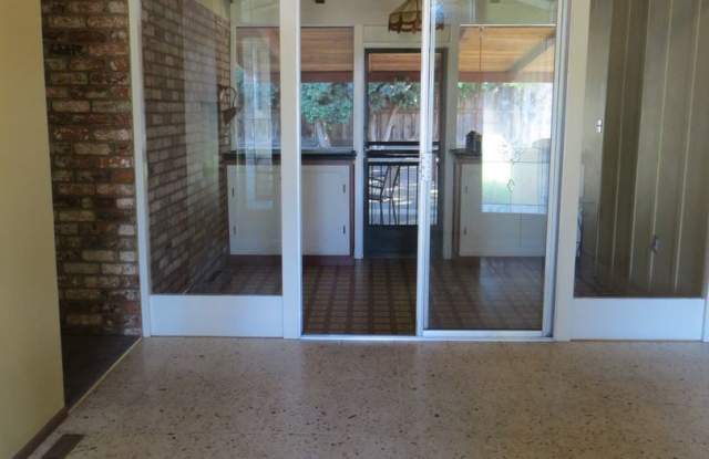1316 Kilarney Ln. Gallery 3