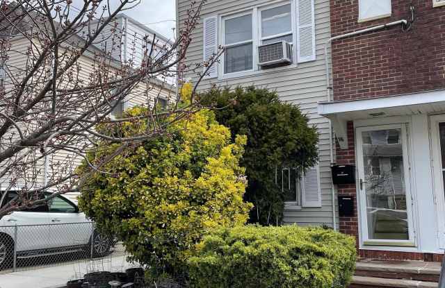 16 KELLY PARKWAY photos photos