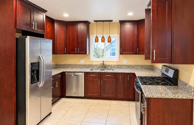 Recently Remodeled 6 BD/3 BA on Dorothy Drive! (Lease out, pending signatures. Check back in a few days!) Gallery 4