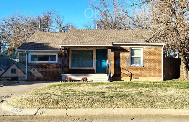 Charming 2 Bedroom near I-44  May Ave. photos photos