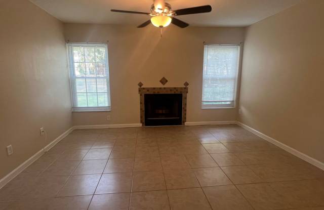 First Floor Condo in Bonaventure Gallery 4