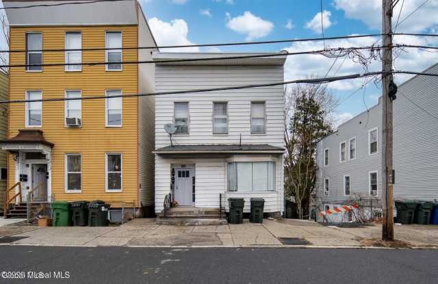 138 Main Street unit: 1 photos photos