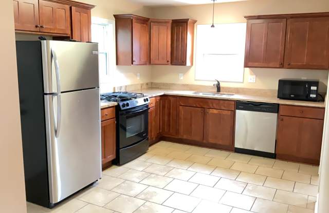 Single Family Home in St Paul with Garage!! photos photos