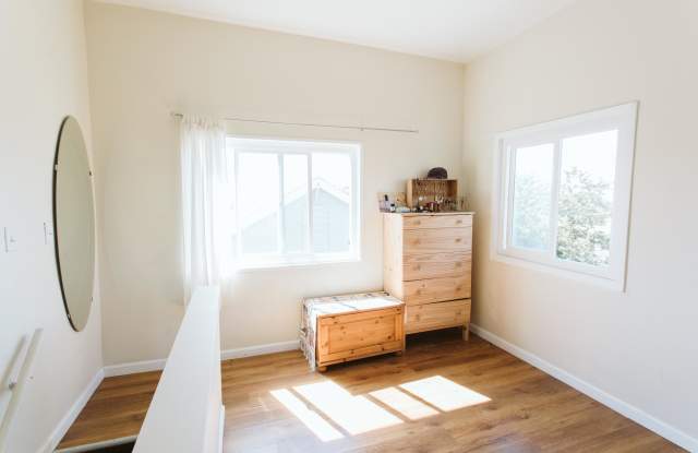 946 Sonoma St photos photos
