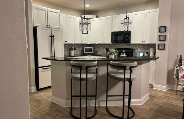 Paseo Condo 3 BDRM 2 BATH Available June-Aug photos photos