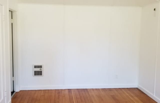 1114 Oak Avenue Gallery 4