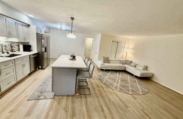 7537 Spring Lake Drive Gallery 2