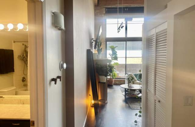 1935 N Fairfield Ave Gallery 4