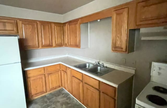 8746 West Carmen Avenue - 4 photos photos