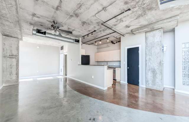 2000 Bagby St #7417 **Ask about our NO CASH DEPOSIT option!** Gallery 4