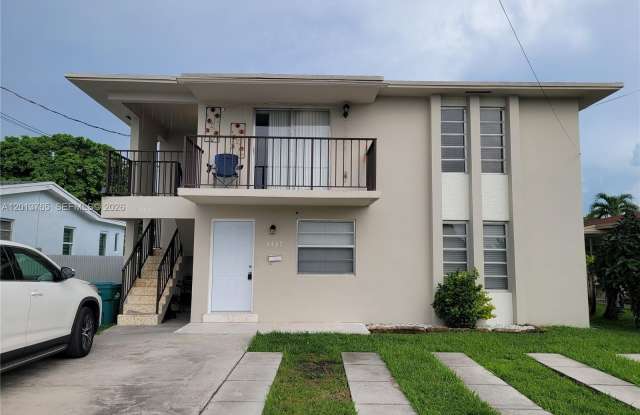 3425 SW 89th Ave photos photos