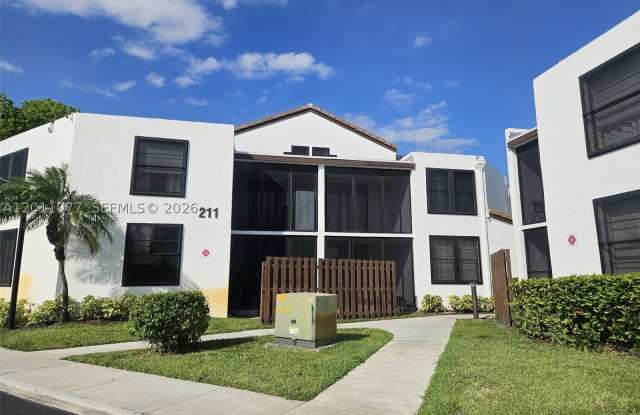 211 Lake Pointe Dr Gallery 1