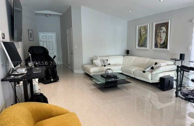 16284 SW 100th Ter Gallery 2