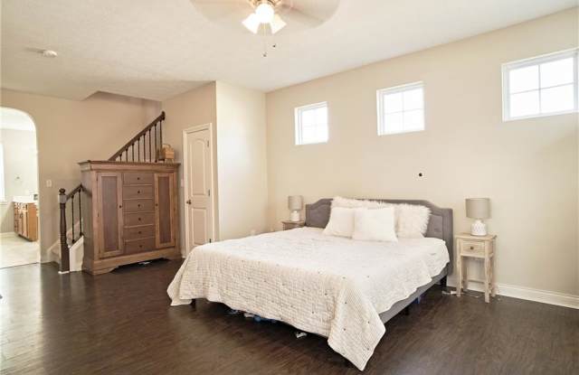 10887 FIELD CRESCENT Circle Gallery 4