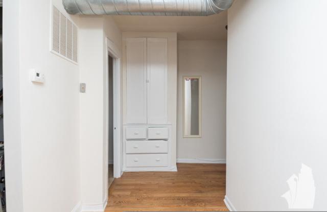 1249 West Henderson Street Gallery 4