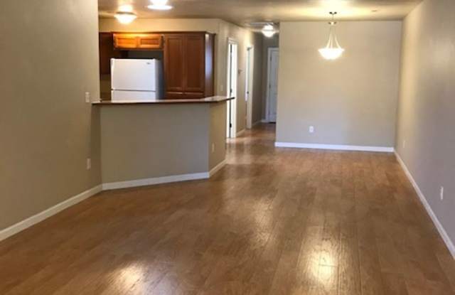 55+ Community  2 Bedrooms, 2 Bath Beautiful Condo Quiet Neighborhood Gallery 3