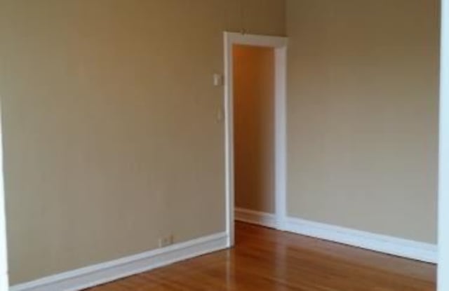 2354 E 70th Pl 3W Gallery 4