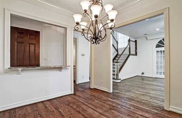 1742 Norfolk Street Gallery 2