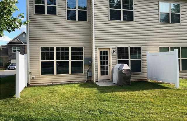 4031 Canterwood Drive Gallery 3