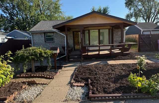 2527 Riverside Drive photos photos