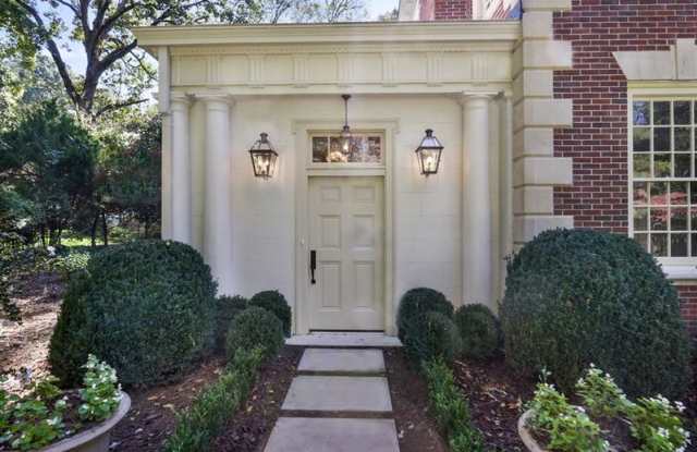 1609 S Ponce de Leon Avenue NE Gallery 2