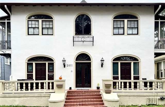 2011 GENERAL PERSHING Street photos photos