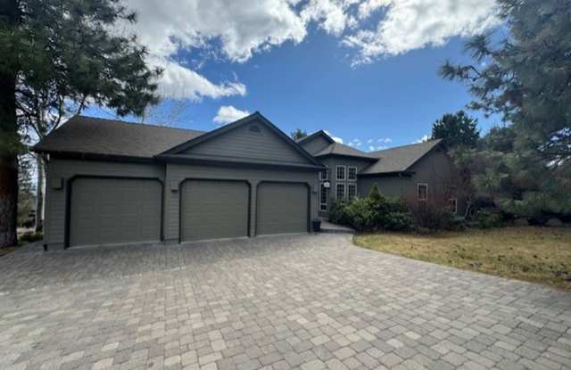 Single level home on Awbrey Butte photos photos