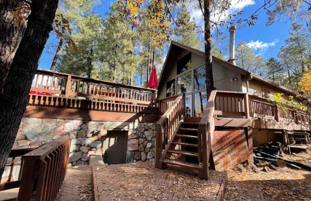 17415 Mustang Rd - 17415 Mustang Road, Munds Park, AZ 86017