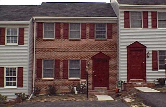 200 Robin Hill Circle, York, PA 17404 photos photos