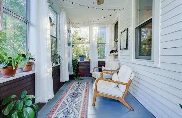 284 Benton Street Gallery 2
