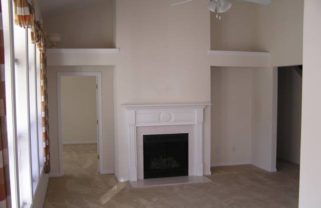 2352 Walnut Tree Lane Gallery 2