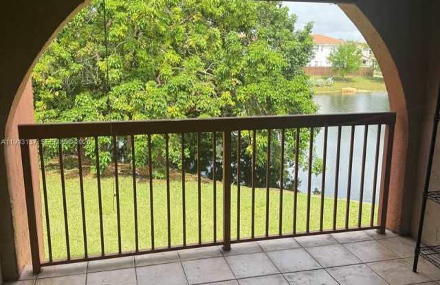 10233 NW 9th St Cir photos photos