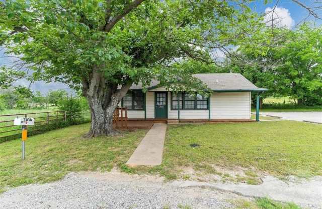 1018 Lipan Highway photos photos