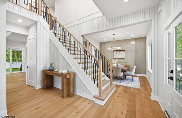 17 Arlington Dr Gallery 2