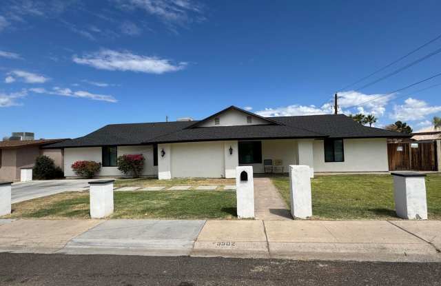 5502 W Frier Dr photos photos
