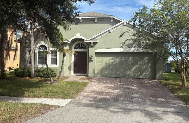 Beautiful 4-Bedroom Home in Desirable Sawgrass Subdivision Gallery 3