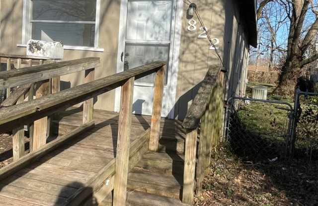 Spacious 2 Bed 1 Bath House Gallery 3