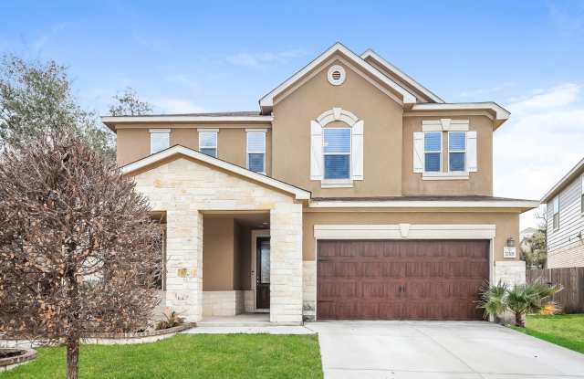 3793 Square feet! 5 Bedrooms 4 bathrooms- Huge backyard with covered patio - 20306 Roche Oak, Bexar County, TX 78259